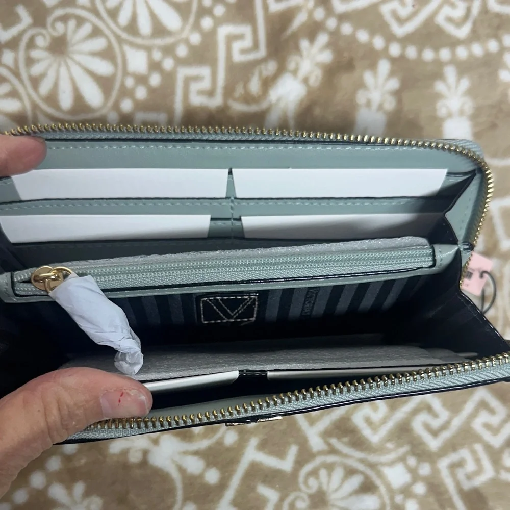 Victoria's Secret Mint Textured Wallet - Picture 4 of 8